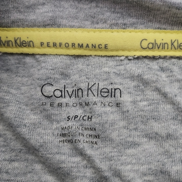 Calvin Klein Performance Women’s. Size Small Sweatshirt 3/4 Sleeve - Picture 3 of 4